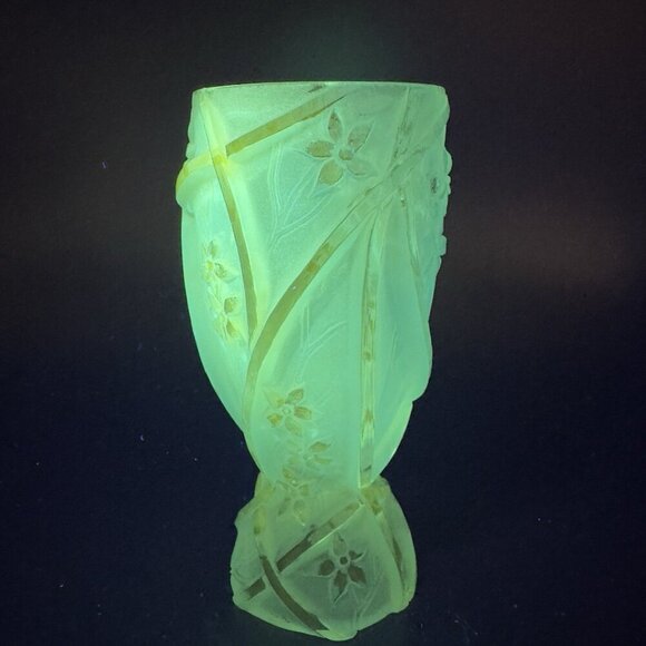 Consolidated Glass Co Line 700 Martele Frosted Blue Goblet Manganese 365nm Set 2 - Picture 5 of 16